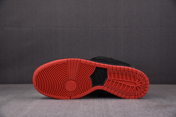 Nike SB Dunk Low Black Pigeon 883232-008