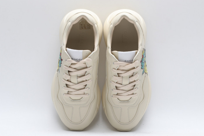 G*u*i* trainer sneaker121