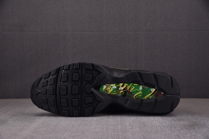 NIKE AIR MAX 95 SP X CORTEIZ RULES THE WORLD FB2709-300