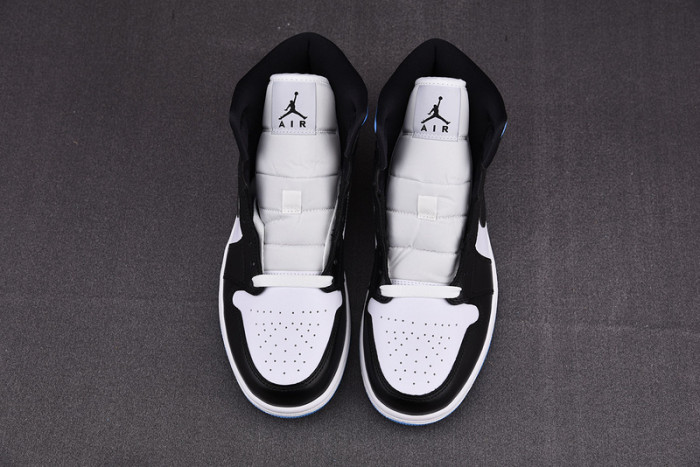 Jordan 1 Mid University Blue (Women