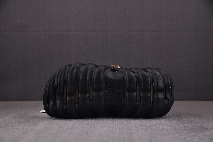 Cr*0*s x salehe bembury c00015