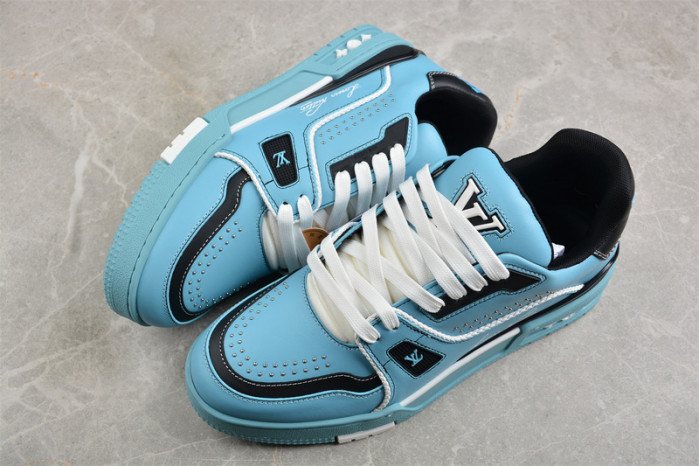 LV TRAINER SNEAKER LV-000556