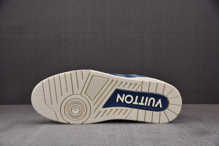 LV TRAINER SNEAKER LV-000575