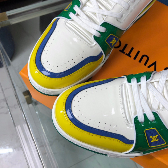 LV SNEAKER LV-000332