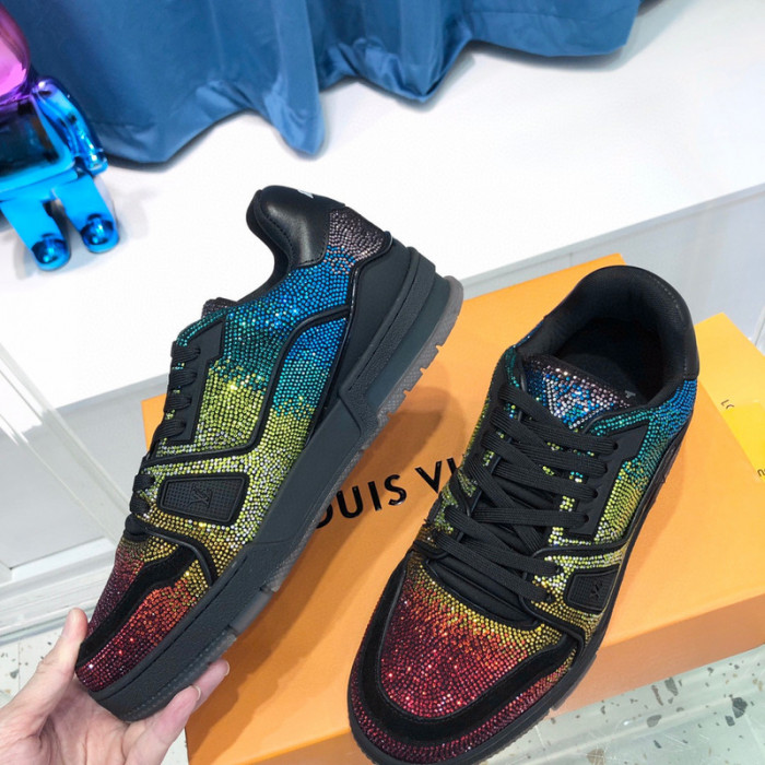 LV SNEAKER LV-000365