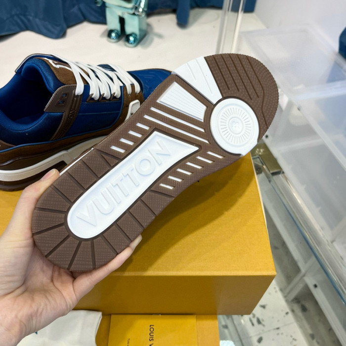 LV SNEAKER LV-000412