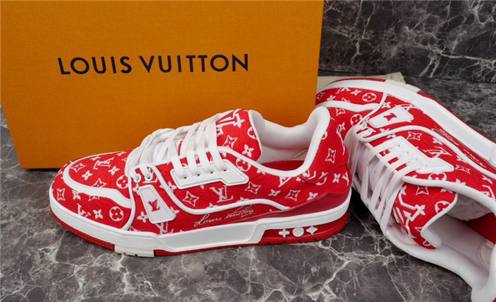 LV SNEAKER LV-000216
