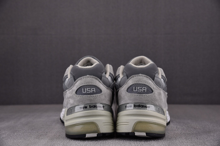 NEW BALANCE SNEAKER NB070