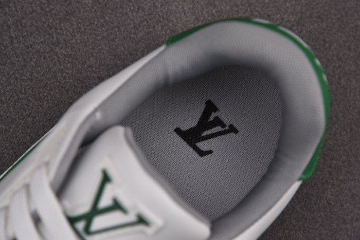 LV SNEAKER LV-000132