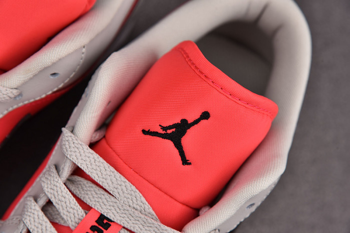 WMNS AIR JORDAN 1 LOW 