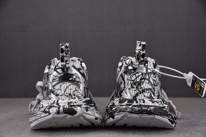 RUNNER SNEAKER RS068