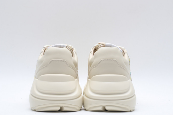 G*u*i* trainer sneaker121