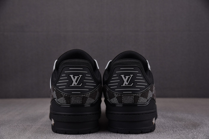 LV SNEAKER LV-000531