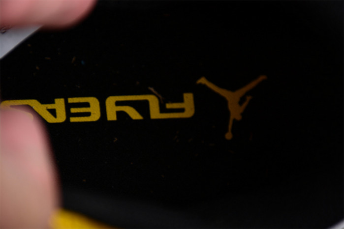 AIR JORDAN 1 LOW FLYEASE "UNIVERSITY GOLD" DM1206-107