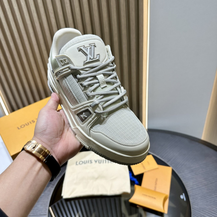 LV TRAINER SNEAKER LV-000577