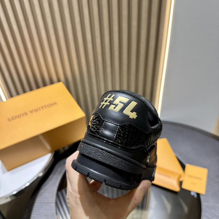 LV TRAINER SNEAKER LV-000582