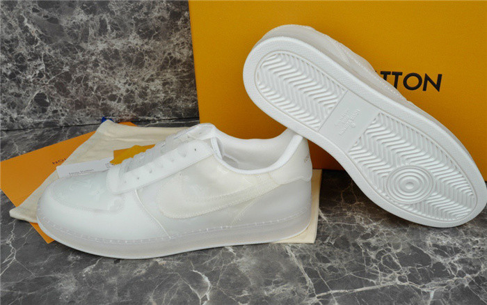 LV SNEAKER LV-000258