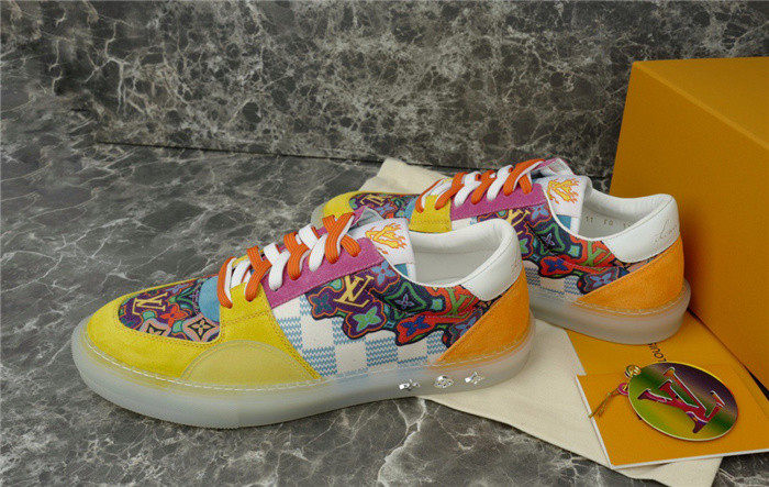 LV SNEAKER LV-000281