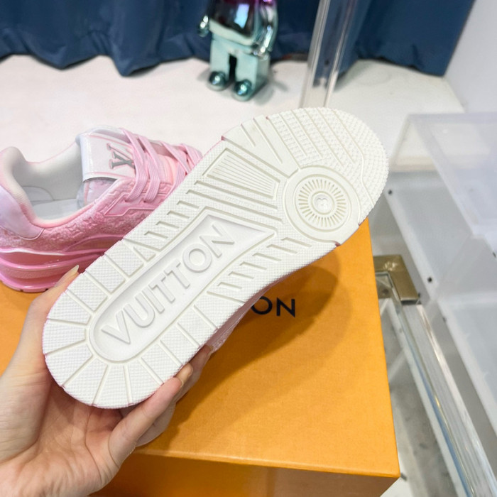 LV SNEAKER LV-000425