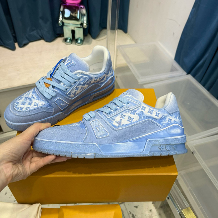 LV SNEAKER LV-000469