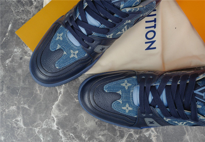 LV SNEAKER LV-000227