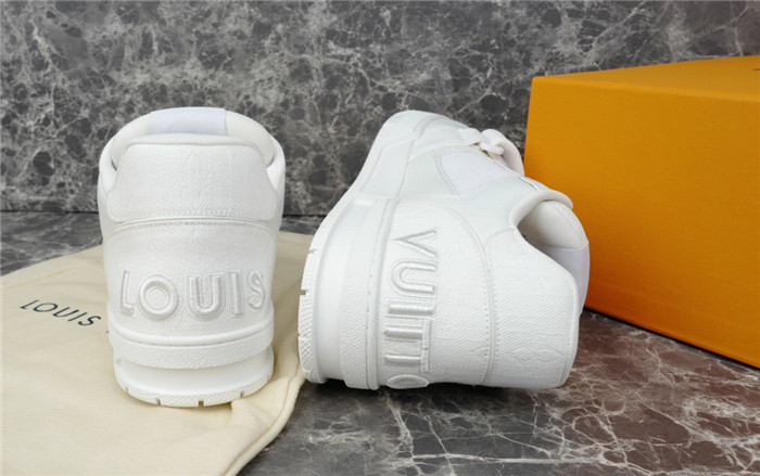 LV SNEAKER LV-000251