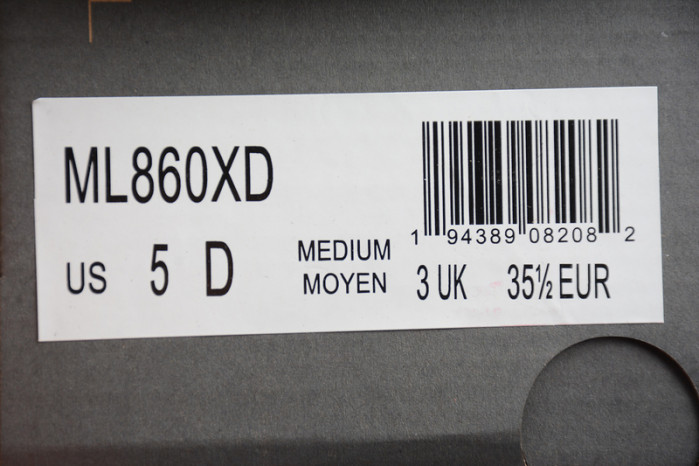 NEW BALANCE SNEAKER 001