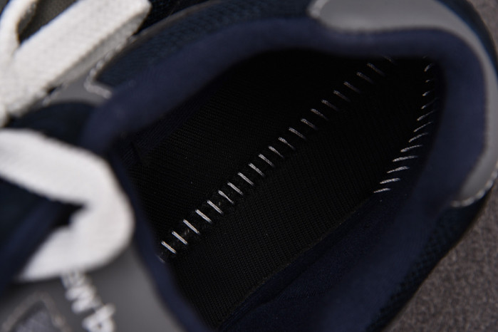 NEW BALANCE SNEAKER NB057