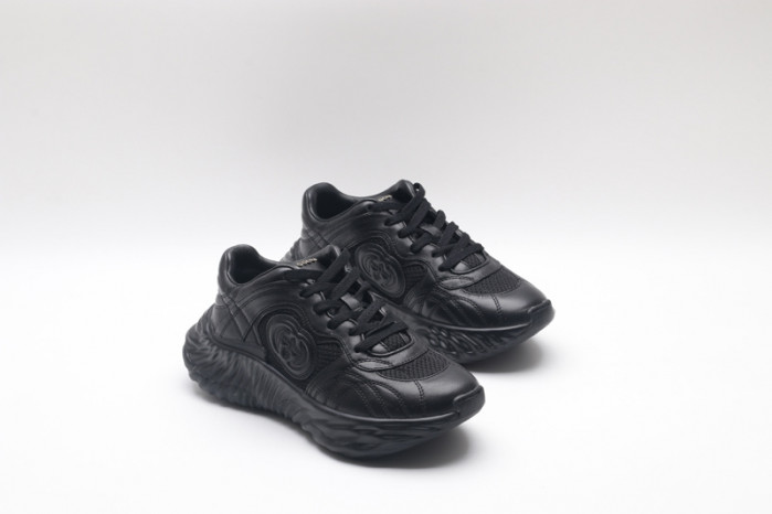 G*u*i* trainer sneaker120