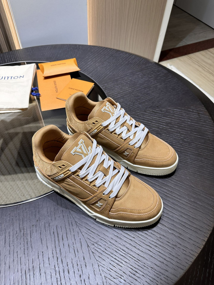 LV TRAINER SNEAKER LV-000565