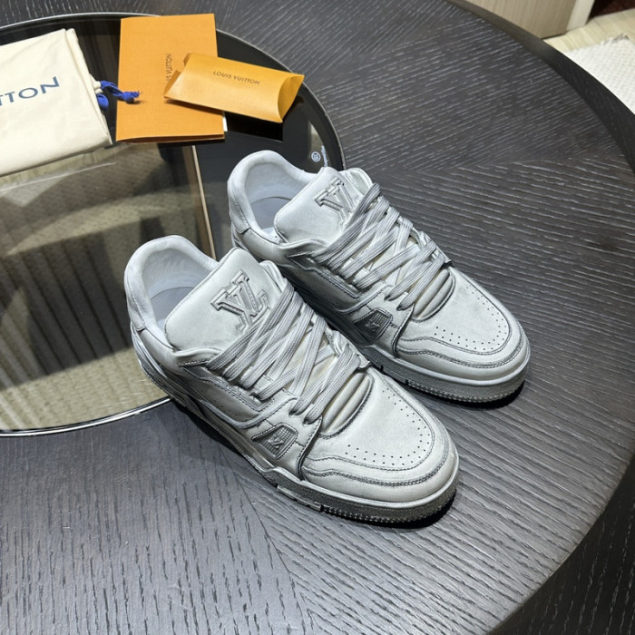 LV TRAINER SNEAKER LV-000601