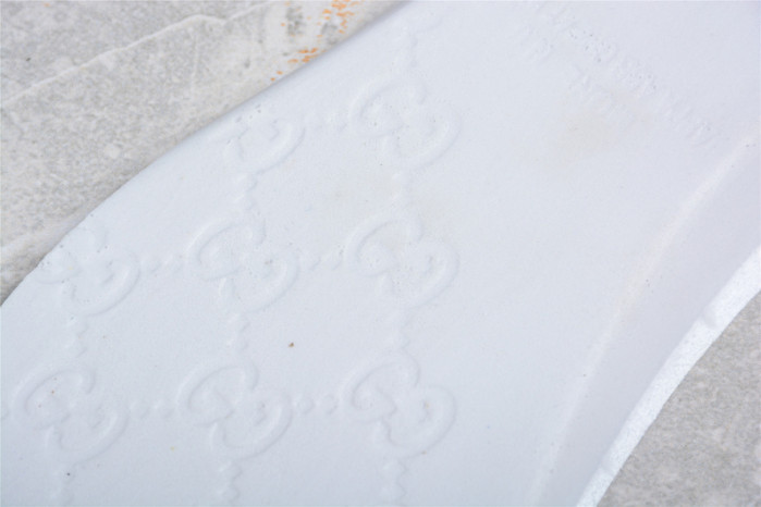 G*u*i* trainer sneaker 89