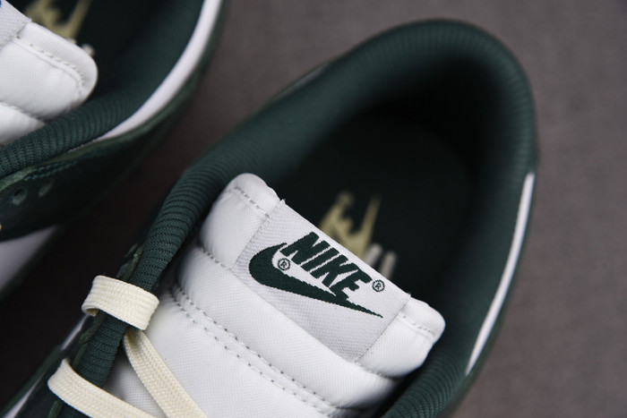 Nike Dunk Low "Vintage Green" DQ8580-100