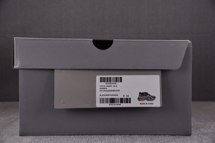 RUNNER SNEAKER RS057