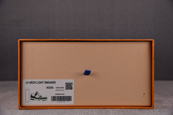 LV SNEAKER LV-000120