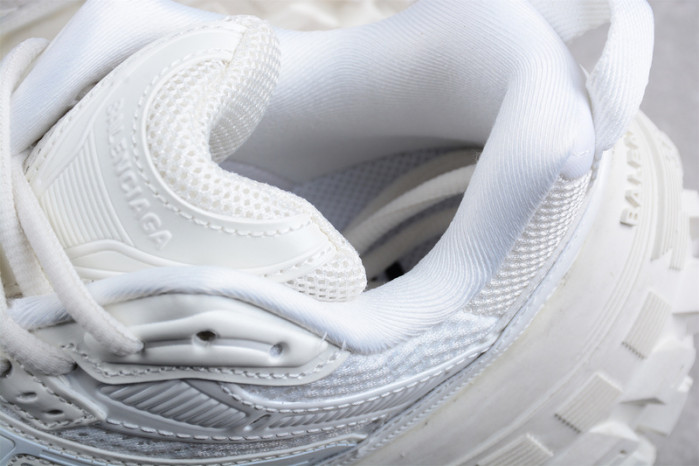 DEFENDER SNEAKER DS028