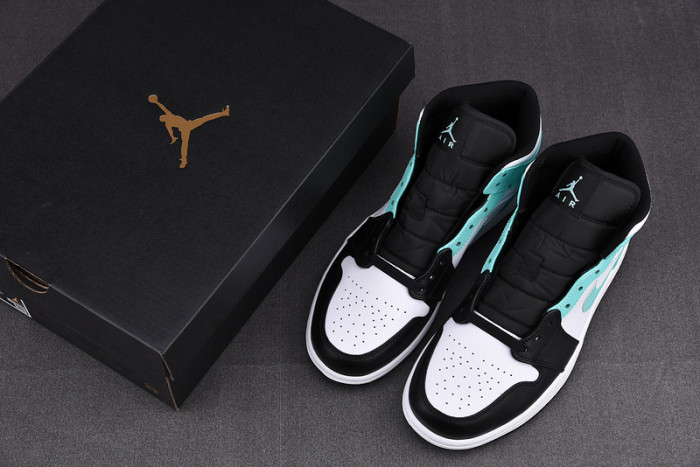 Air Jordan 1 Mid 