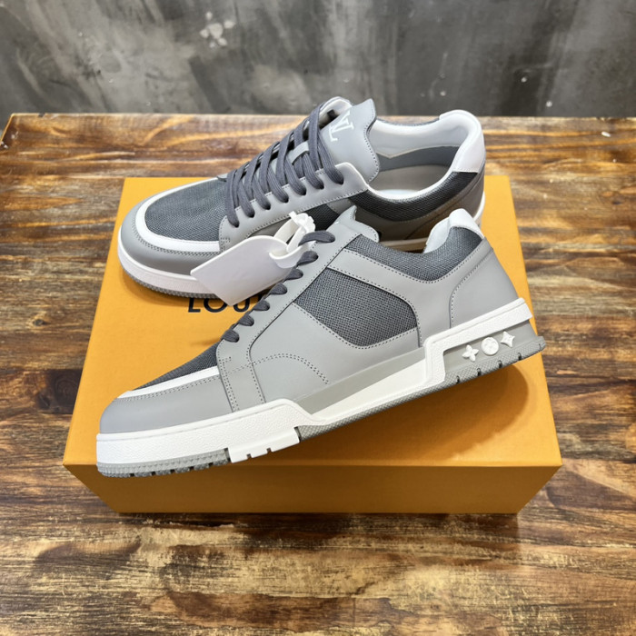 LV SNEAKER LV-000538