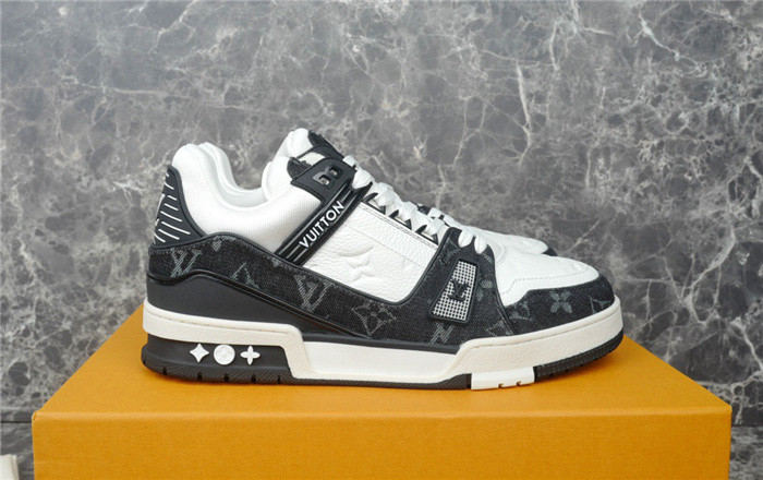 LV SNEAKER LV-000275