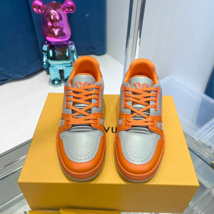 LV SNEAKER LV-000375