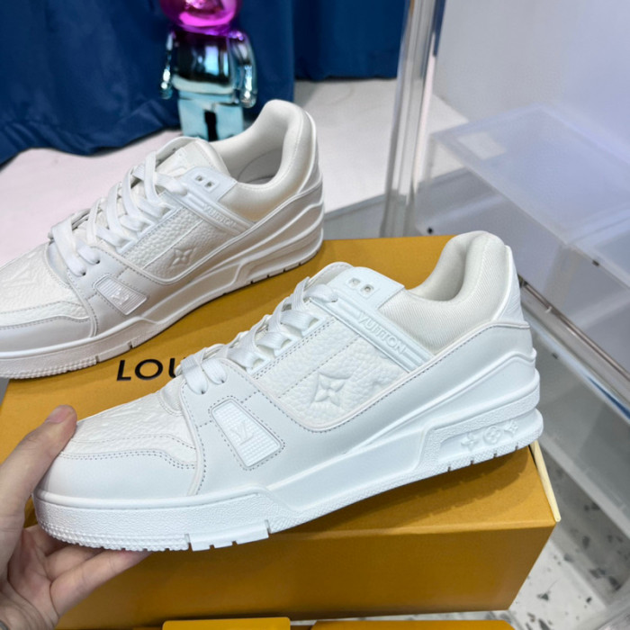 LV SNEAKER LV-000386
