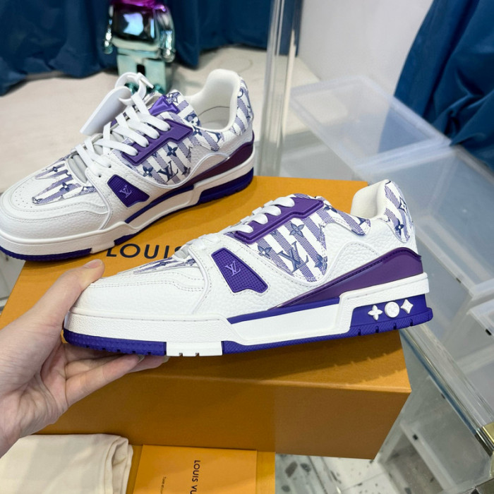 LV SNEAKER LV-000439