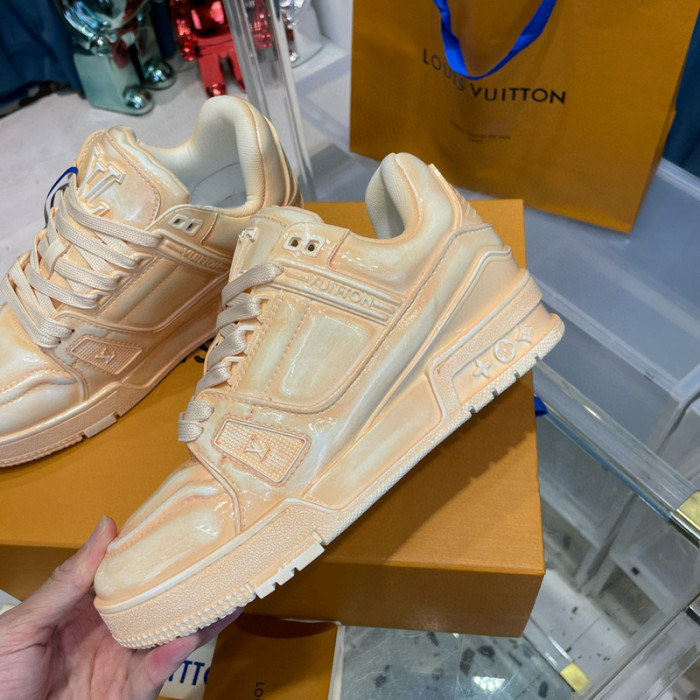 LV SNEAKER LV-000506