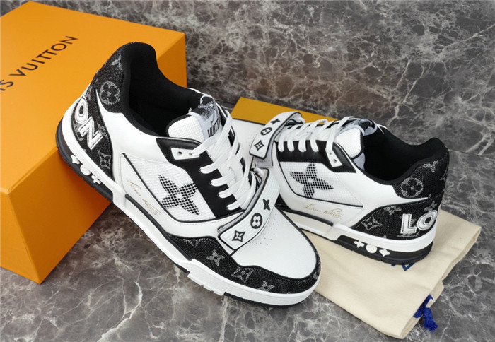 LV SNEAKER LV-000200