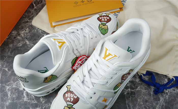 LV SNEAKER LV-000270
