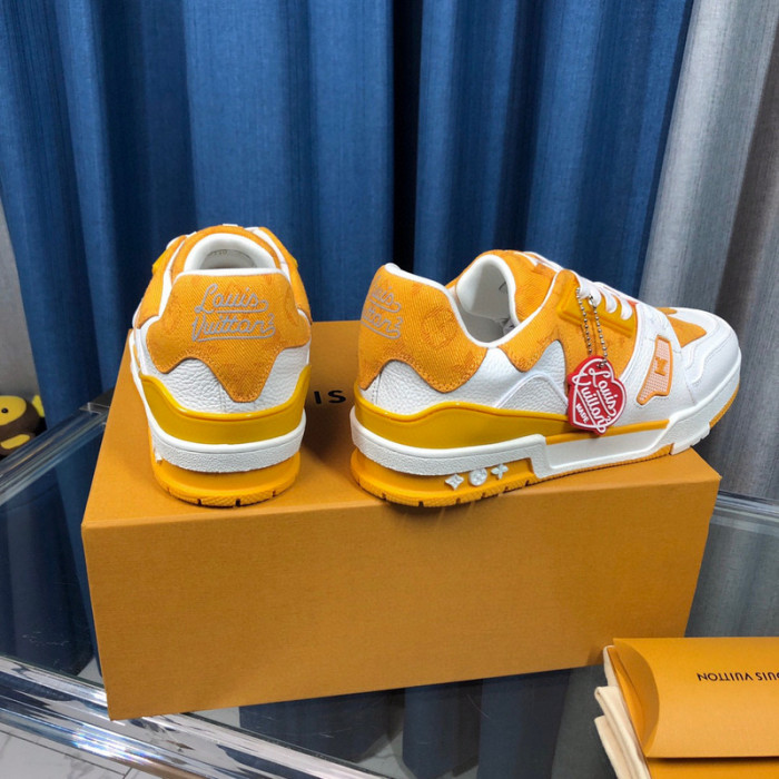 LV SNEAKER LV-000335