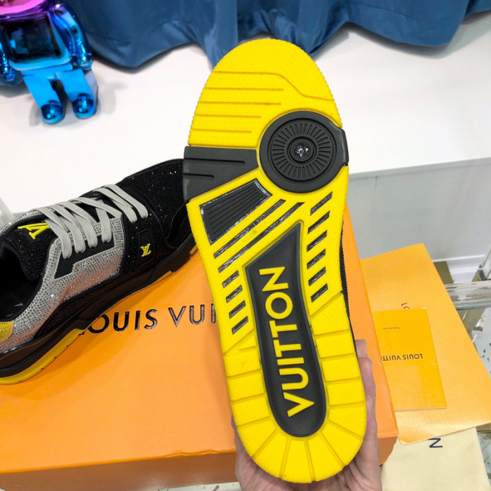 LV SNEAKER LV-000361