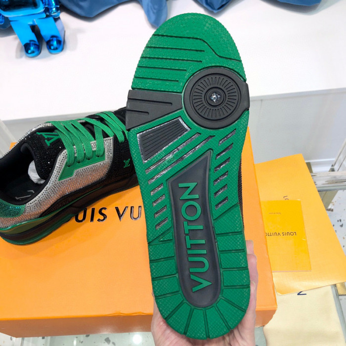 LV SNEAKER LV-000366