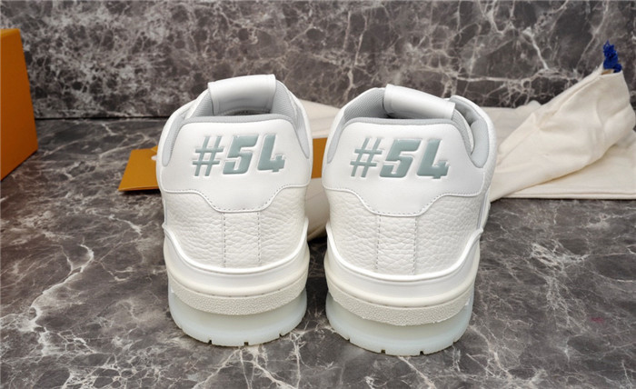 LV SNEAKER LV-000206