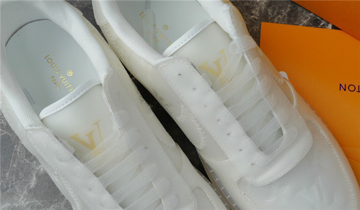 LV SNEAKER LV-000258